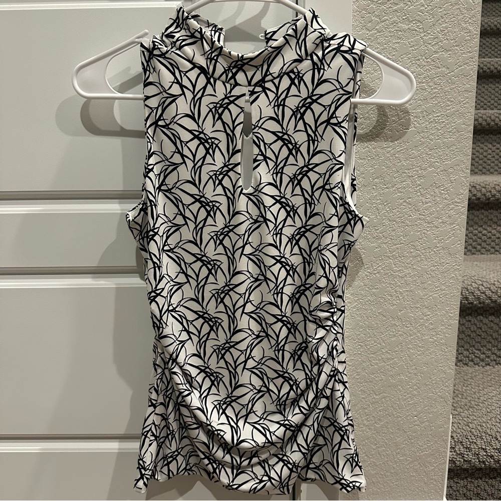 NWOT White House Black Market Black and White Patterned Women's Top Tank Top XXS